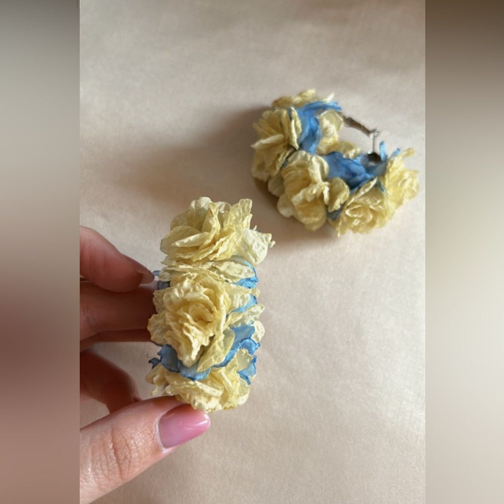 boho flower hoop earrings A543 - Picture 3 of 4